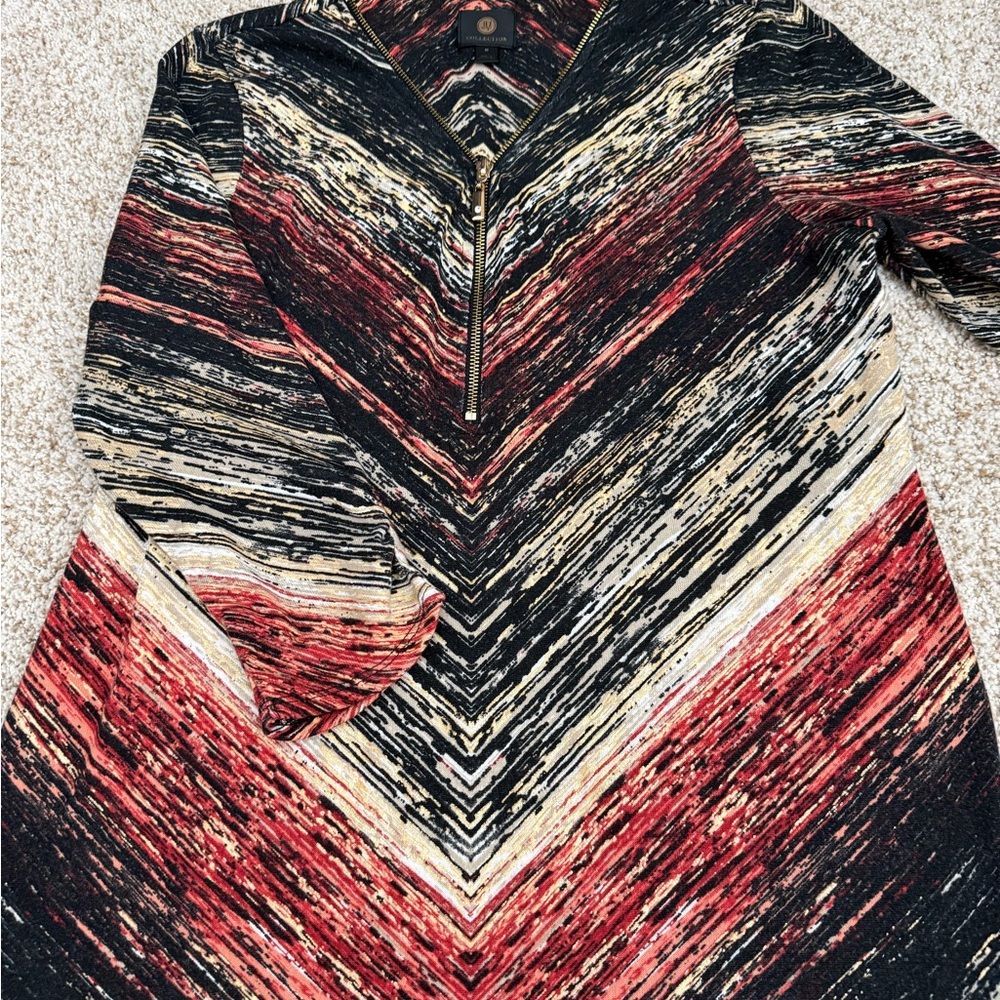 Multicolor Chevron Patterned Top - Picture 2 of 3